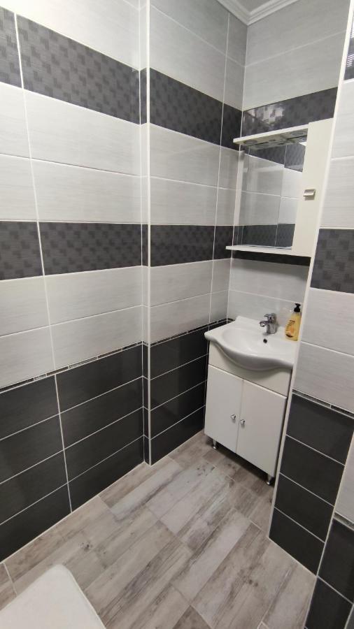 Freedom-Fehervar Apartman Székesfehérvár Exteriör bild